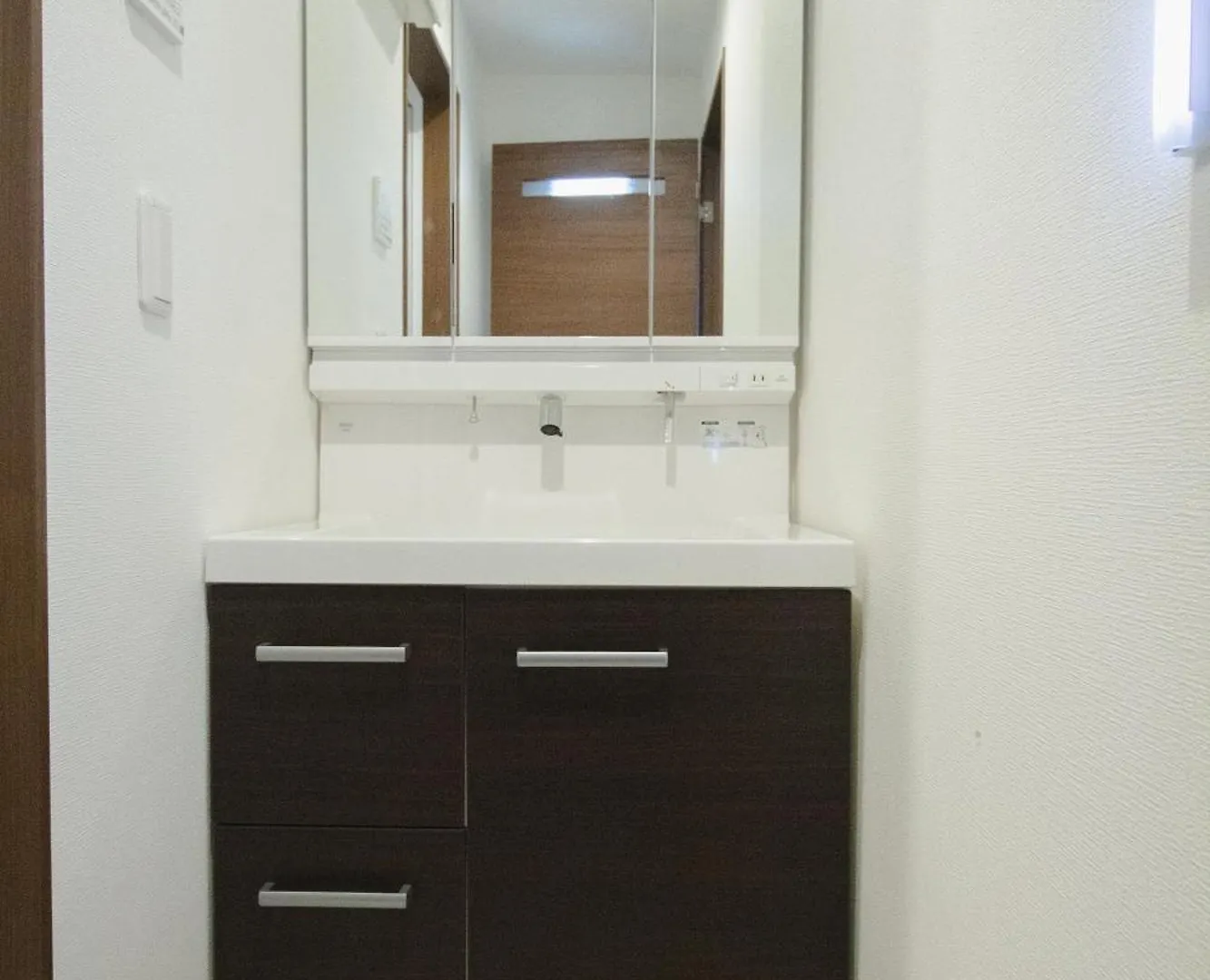 Holiday home Qiqi House Serenity 新築一軒家宿 Brand New Exclusive 3-Story House Near Tokyo Skytree Asakusa Japan