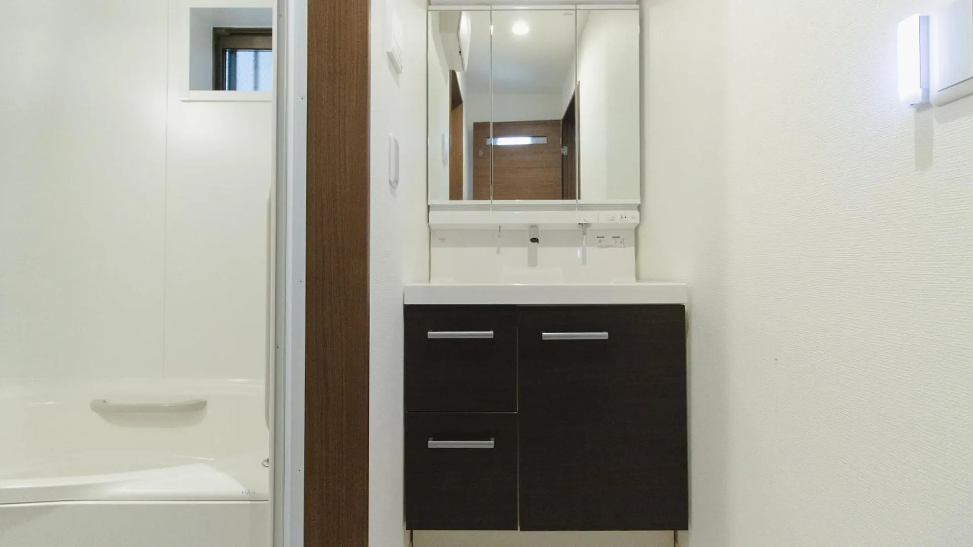 Qiqi House Serenity 新築一軒家宿 Brand New Exclusive 3-Story House Near Tokyo Skytree Asakusa